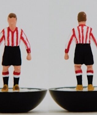 Estudiantes La Plata 1913 - Squadra + 2 riserve e 1 portierino - in scatola REPLICA COLORATA (sul coperchio omino e nome del team contenuto)