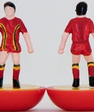 Galles 1977 - Squadra + 2 riserve e portierino in KIT UGUALE AL PORTIERE SU ASTA in scatola Soccer3D HW