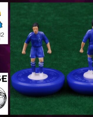 Grecia away EURO 2012 - Squadra + 2 riserve e un portierino (stesso kit del portiere su asta) in SCATOLA REPLICA COLORATA SUBBUTEO (sul coperchio, logo, nome e omino della squadra contenuta)