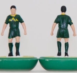 Slovenia away WORLD CUP 2010 - Squadra + 2 riserve e 1 portierino (stesso kit del portiere su asta) in SCATOLA VERDE REPLICA SUBBUTEO anni 70