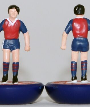 Bayern Monaco 2003 - Squadra + 2 riserve e un portierino (stesso kit del portiere su asta) in SCATOLA REPLICA COLORATA SUBBUTEO (sul coperchio nome e omino della squadra contenuta)