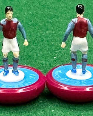 Aston Villa 2024 - Squadra + 2 riserve e un portierino in SCATOLA Soccer3D
