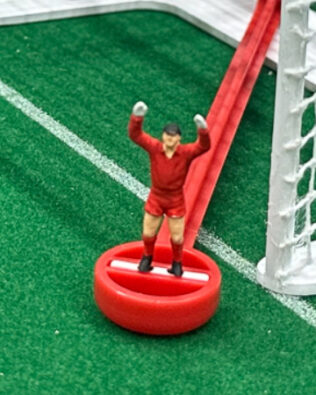 Portiere con cappellino - Portiere rosso solo figura