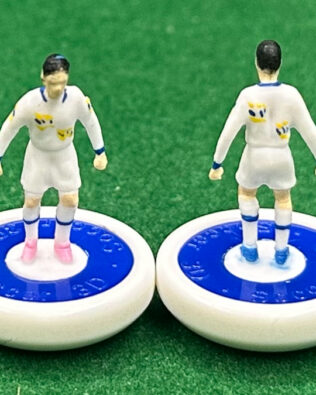 Dynamo Kiev 2025 - Squadra + 2 riserve e un portierino in SCATOLA REPLICA COLORATA SUBBUTEO (sul coperchio nome e omino della squadra contenuta)