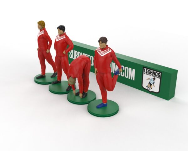Giocatori (riserve) in riscaldamento– Accessorio dipinto a mano (set di 4 - rosso e blu) - immagine 4