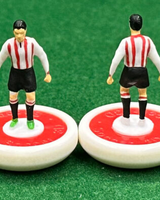 Brentford 2026 - Squadra + 2 riserve e un portierino in SCATOLA REPLICA COLORATA SUBBUTEO (sul coperchio nome e omino della squadra contenuta)