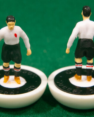 Austria World Cup 1954 - Squadra + 2 riserve e un portierino in SCATOLA Soccer3D