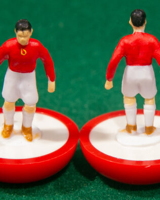 Bulgaria World Cup 1962 - Squadra + 2 riserve e un portierino in SCATOLA REPLICA COLORATA SUBBUTEO (sul coperchio nome e omino della squadra contenuta)