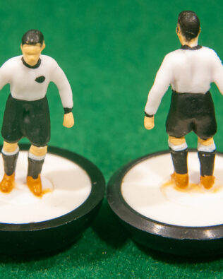 Germania Ovest World Cup 1954 - Squadra in scatola REPLICA COLORATA SUBBUTEO (sul coperchio nome e omino della squadra contenuta)