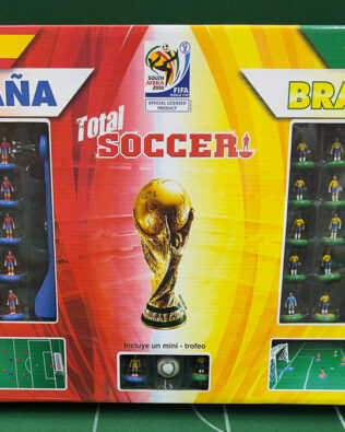 0 - Scatola gioco TOTAL SOCCER Spagna / Brasile WORLD CUP 2010
