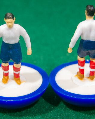 Inghilterra World Cup 1958 - Squadra + 2 riserve e 1 portierino in SCATOLA VERDE REPLICA SUBBUTEO anni 70