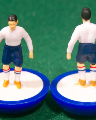Inghilterra World Cup 1962 - Squadra in scatola REPLICA COLORATA SUBBUTEO (sul coperchio nome e omino della squadra contenuta)