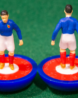 Jugoslavia World Cup 1962 - Squadra + 2 riserve e un portierino in SCATOLA Soccer3D