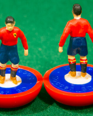 Spagna World Cup 1950 - Squadra + 2 riserve e un portierino in SCATOLA REPLICA COLORATA SUBBUTEO (sul coperchio nome e omino della squadra contenuta)