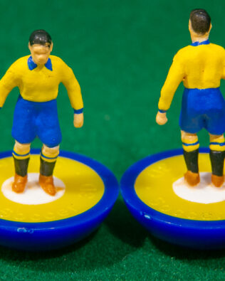 Svezia World Cup 1950 - Squadra + 2 riserve e un portierino in SCATOLA REPLICA COLORATA SUBBUTEO (sul coperchio nome e omino della squadra contenuta)