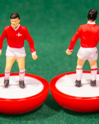 Svizzera World Cup 1966 - Squadra + 2 riserve e 1 portierino in SCATOLA VERDE REPLICA SUBBUTEO anni 70