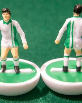 Algeria World Cup 1986 - Squadra + 2 riserve e un portierino in SCATOLA REPLICA COLORATA SUBBUTEO (sul coperchio nome e omino della squadra contenuta)