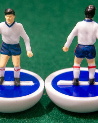 Inghilterra World Cup 1986 - Squadra + 2 riserve e 1 portierino in SCATOLA VERDE REPLICA SUBBUTEO anni 70