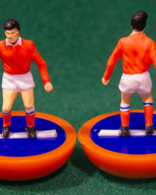 Paesi Bassi World Cup 1994 - Squadra + 2 riserve e un portierino in SCATOLA REPLICA COLORATA SUBBUTEO (sul coperchio nome e omino della squadra contenuta)