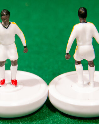 Sudafrica World Cup 2002 - Squadra in scatola REPLICA COLORATA SUBBUTEO (sul coperchio nome e omino della squadra contenuta)